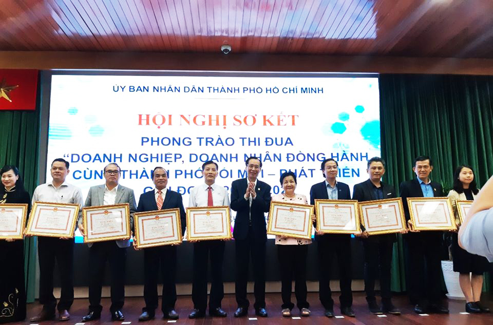 Secoin's Chairman Dinh Hong Ky receives Certificate of Merits from Hochiminh City People's Committee