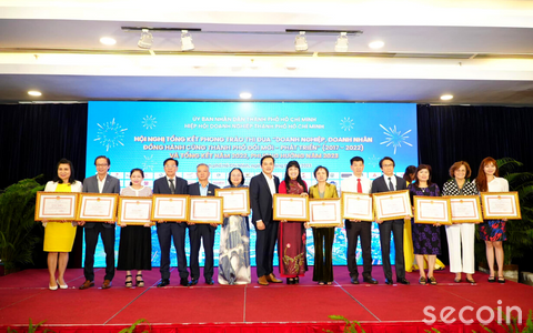 Chúc mừng Ông Đinh Hồng Kỳ  - Nhận bằng khen - Doanh nghiệp, Doanh nhân đồng hành cùng thành phố đổi mới, phát triển “giai đoạn 2017 – 2022