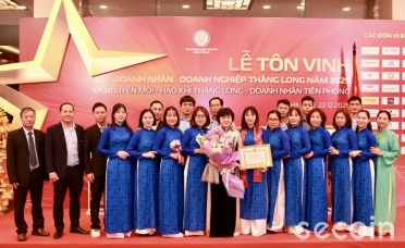 SECOIN VINH DỰ NHẬN BẰNG KHEN CỦA UBND THÀNH PHỐ HÀ NỘI TẠI LỄ TÔN VINH DOANH NHÂN – DOANH NGHIỆP THĂNG LONG 2025
