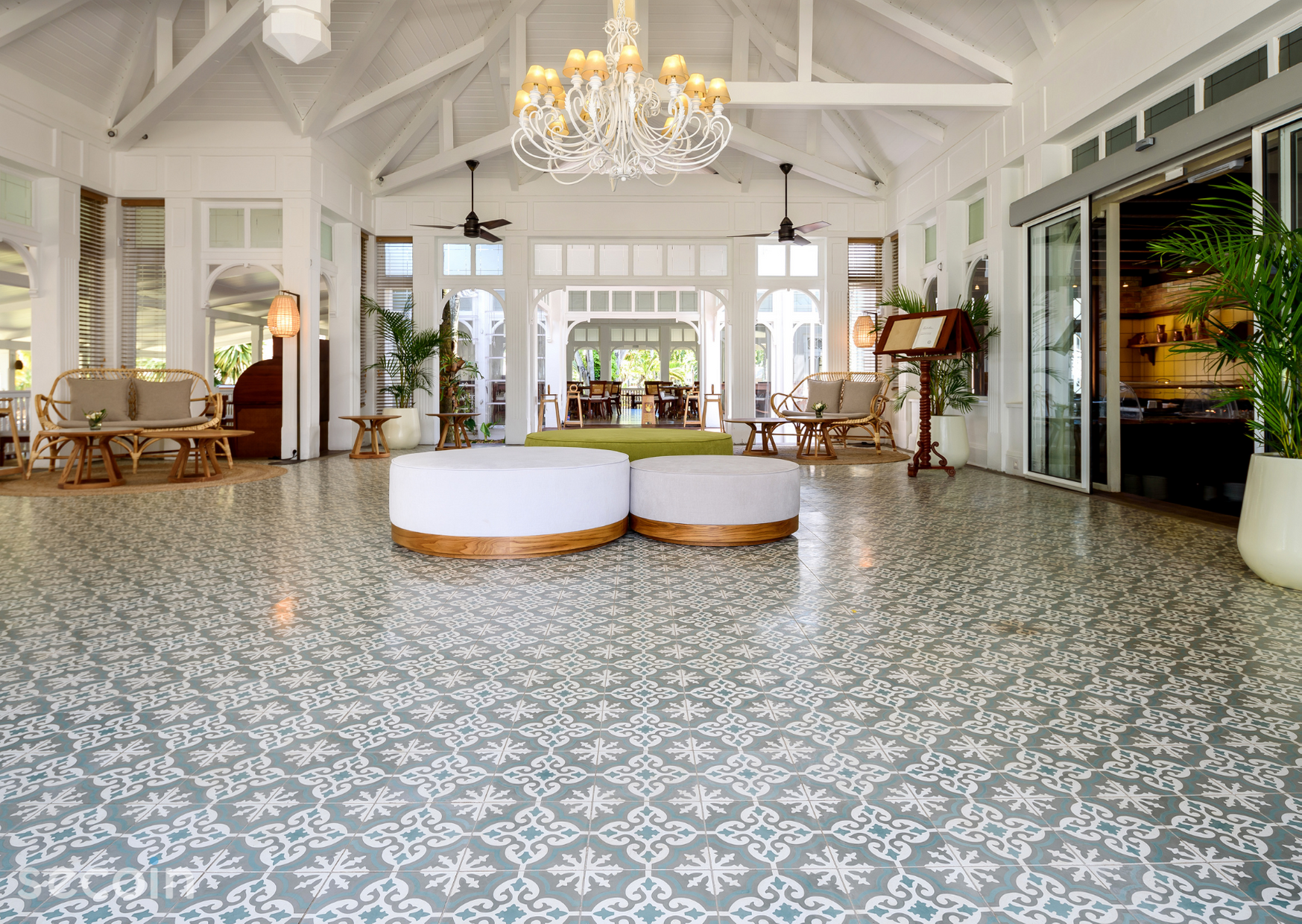 Gạch bông Secoin tại khu nghỉ dưỡng 5 sao Heritage Le Telfair, Mauritius,Gạch bông Secoin đã được sử dụng để làm vật liệu trang trí nền chủ đạo cho khu nghỉ dưỡng này nhằm tạo ra một không gian sang trọng đẳng cấp, đáp ứng được nhu cầu thẩm mỹ cao của khách hàng là giới thượng lưu đến nghỉ dưỡng.
