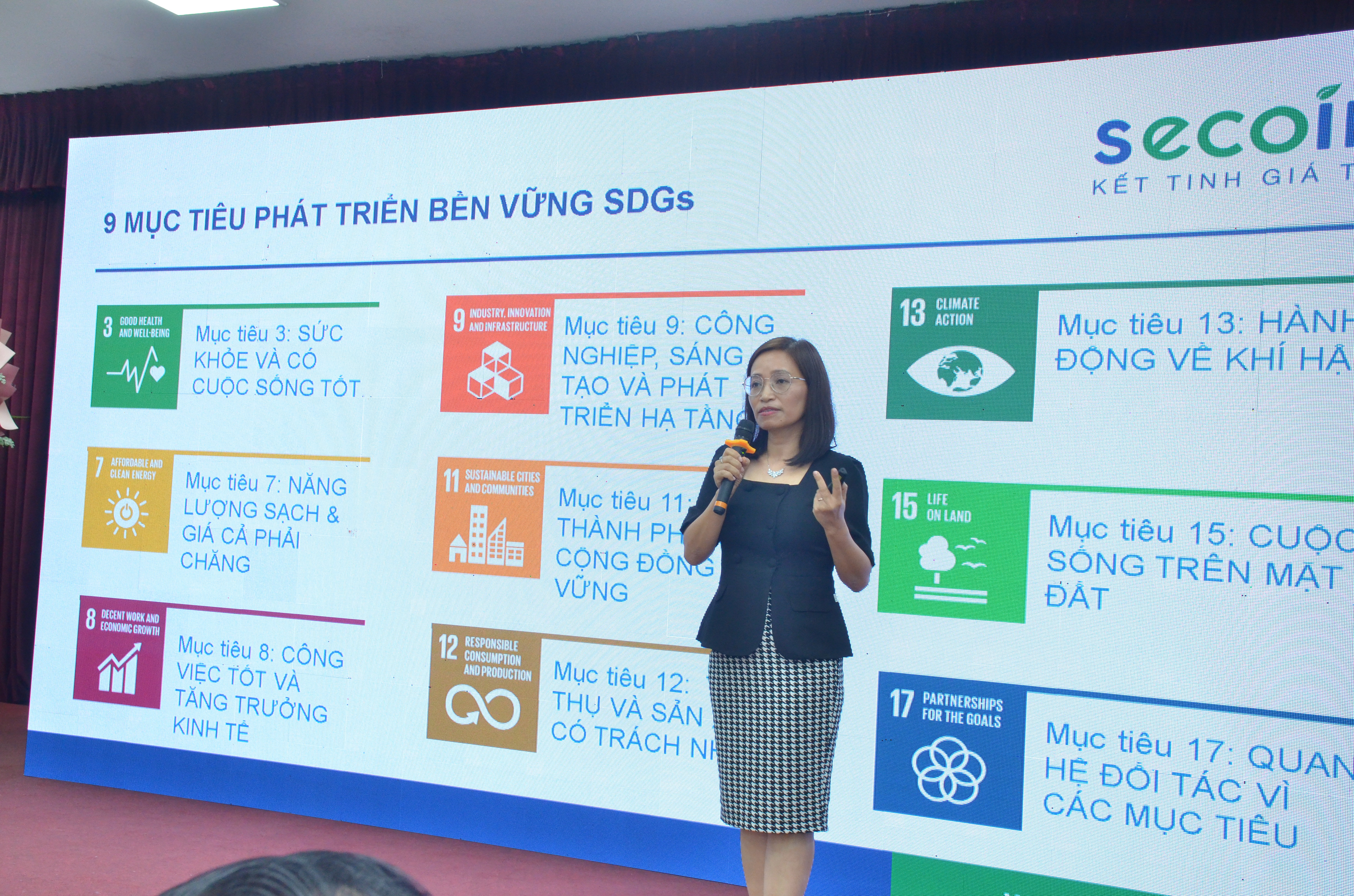 Bà Võ Thị Liên Hương – Tổng giám đốc Secoin tham gia chia sẻ Xu hướng vật liệu mới trong xây dựng xanh